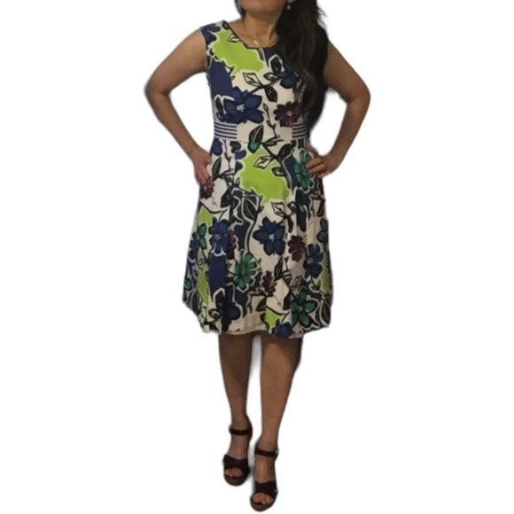 Tristan Print Fit & Flare Dress - Picture 10 of 16